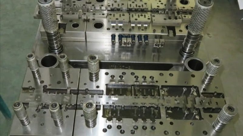 食品级硅胶模具与钢模：安全性的关键考量