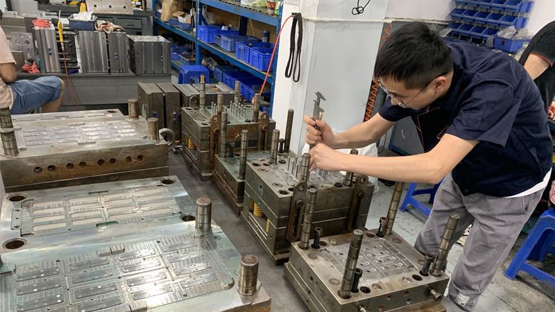 精密塑胶模具与普通模具：优缺点解析