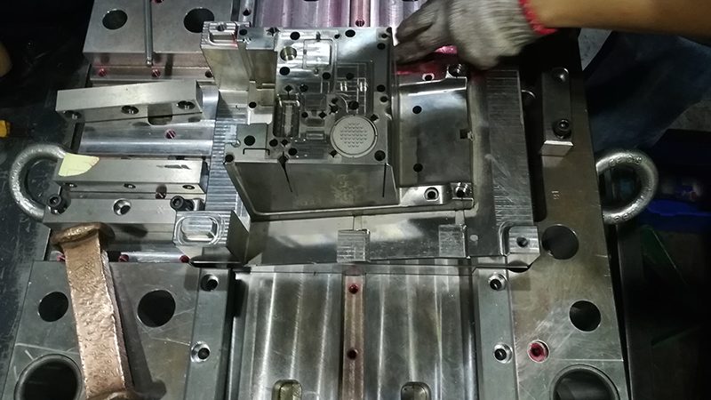 揭秘复杂模具设计：实战案例视频教程解析